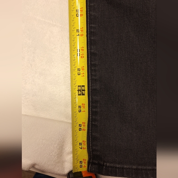 Madewell Faded Black Roadtripper Jeans - Picture 11 of 12